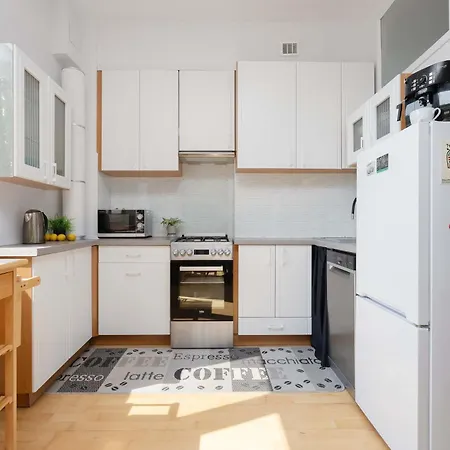 Bielany Near The Metro By Renters 아파트