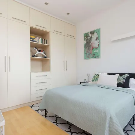 Bielany Near The Metro By Renters 아파트