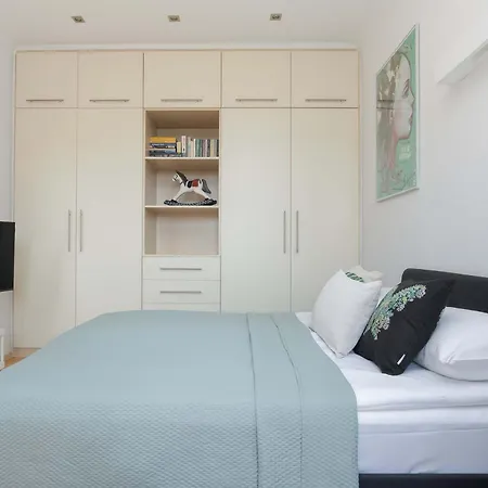 Bielany Near The Metro By Renters * 바르샤바