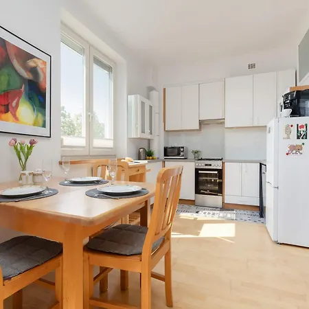 Bielany Near The Metro By Renters 아파트 *