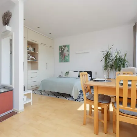 Bielany Near The Metro By Renters 아파트
