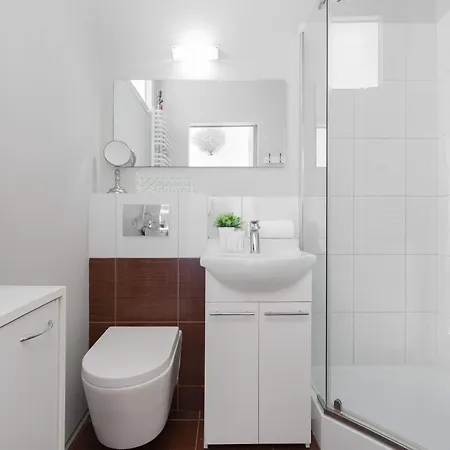 아파트 Bielany Near The Metro By Renters *